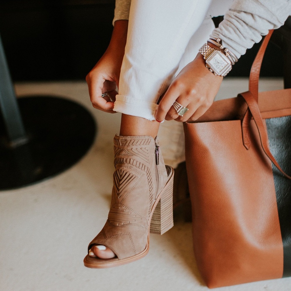 VINCE CAMUTO KARINTA TAUPE BOOTIES - Picture 1 of 7